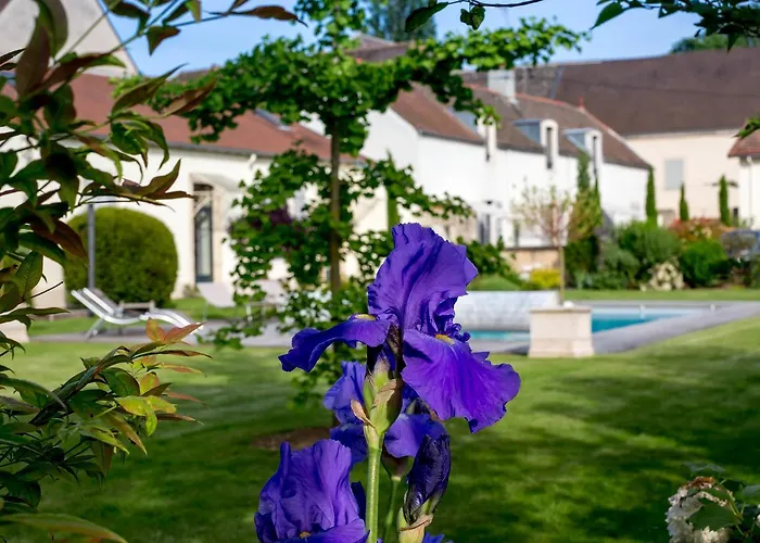 Le Clos De L\'Aigue